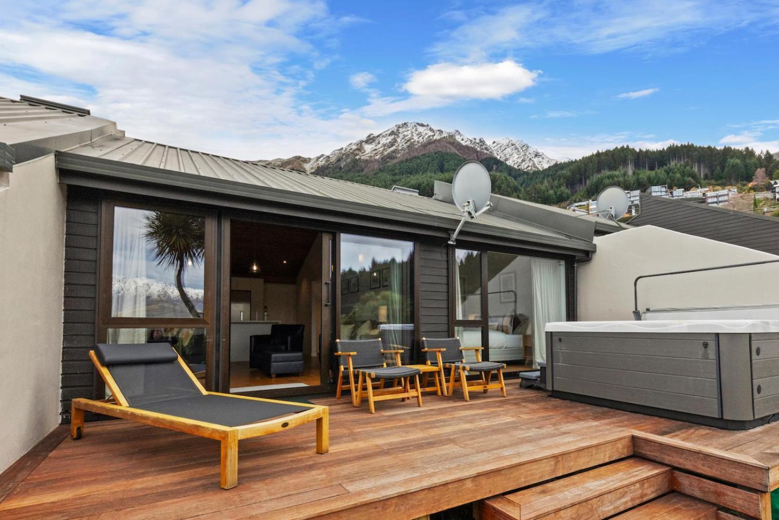 Kiwi Nest- Luxury - Hot Tub Apartment Queenstown