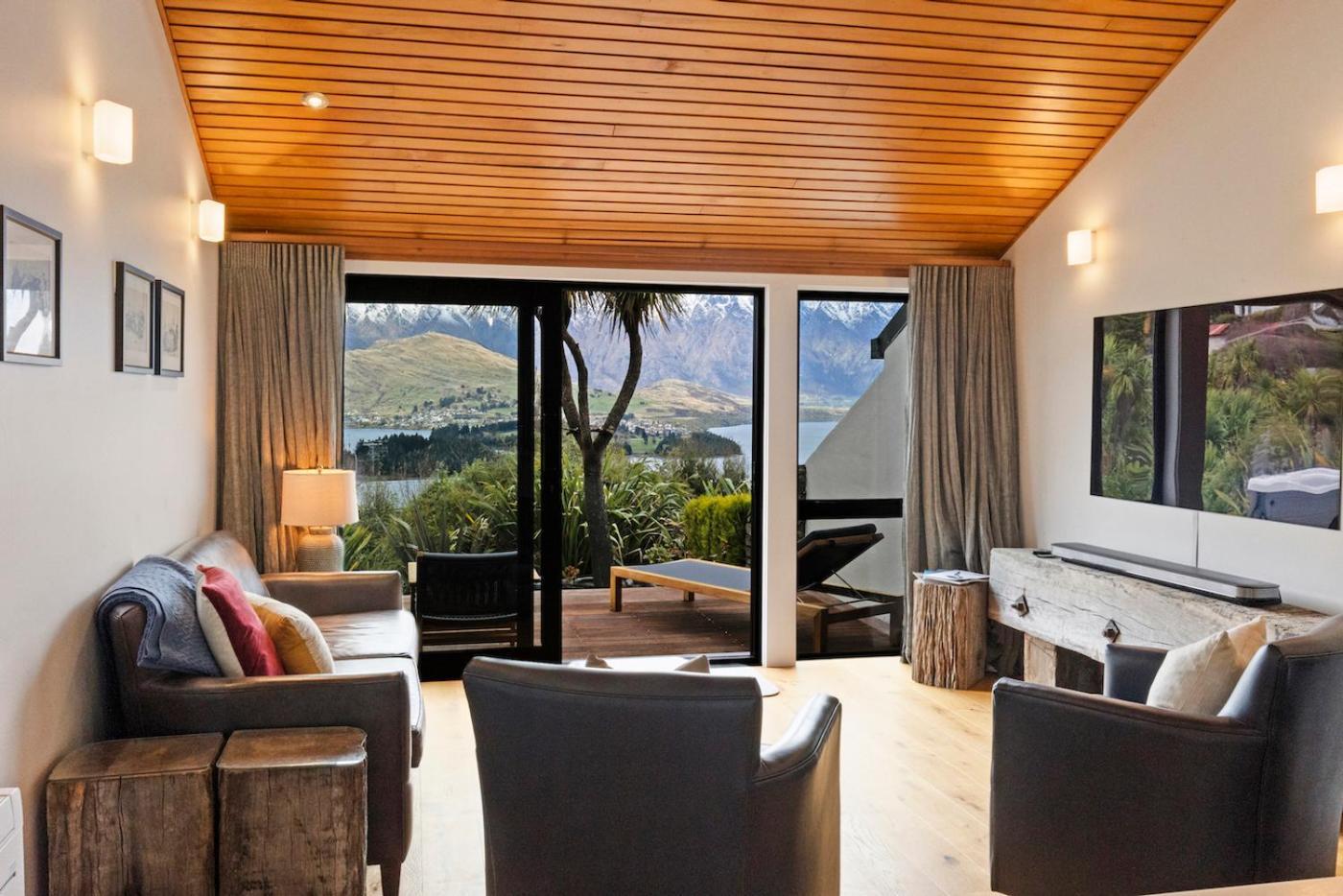 Kiwi Nest- Luxury - Hot Tub *